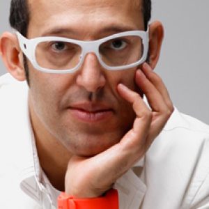 Karim Rashid，Della Rovere Zero 与 Uno 办公桌的设计师