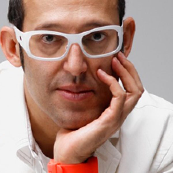 Karim Rashid，Della Rovere Zero 与 Uno 办公桌的设计师