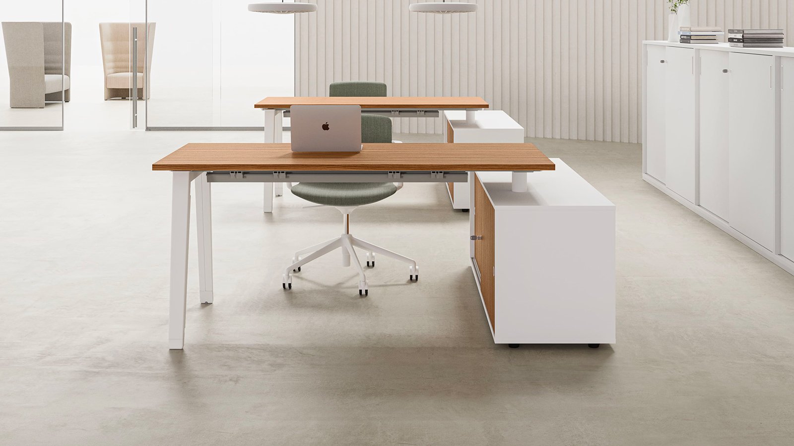 DVO Office E-Place 职员办公桌，白色 A 形钢架