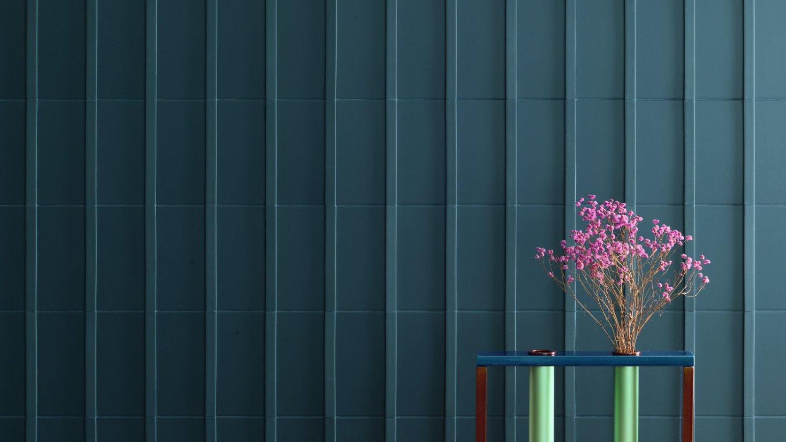 Mutina Motivo墙面系统与垂直凸起立条