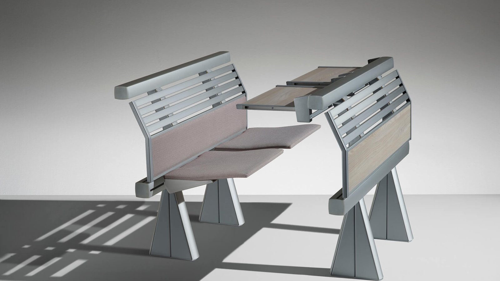 阶梯教室内的 Lamm Runner 大学教室家具