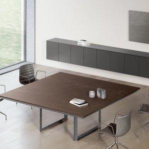 Ellan 长方形会议桌 240 × 140 厘米，黑色框架