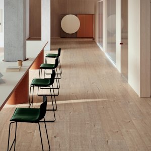 员工餐厅中的 Catifa Carta 座椅