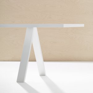 天然橡木木皮桌面的 Cross