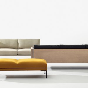 休闲区里的 Arper Steeve 模块沙发