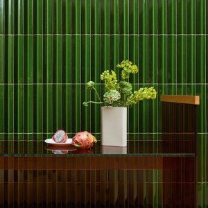 办公室内 Mutina Rombini 立体陶瓷墙面