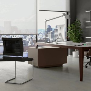 服务柜 P90 上的顶部走线盖打开，Grand More 系列
