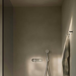 Icona 的 Polished Nickel PVD 表面处理