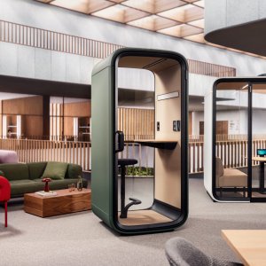 作为安静舱房的 Framery One Compact 在开放办公区