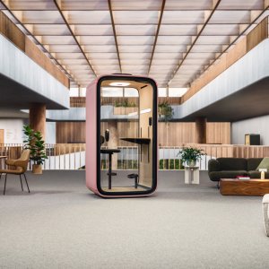 开放式办公室中的 Framery One 单人办公舱