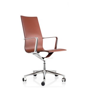 黑色皮革的 Kuna Chair