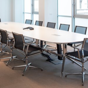 ICF Office 会议椅的 auto-return 机构