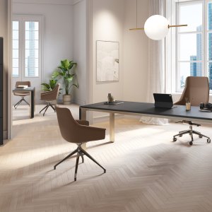 Las Mobili Iulio 现代行政办公桌，Inox Grey 铝合金桌腿配木纹嵌条
