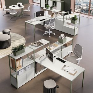 Las Mobili Sigma 职员办公桌系统，方形钢腿 bench 工作站