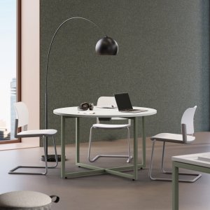 四人位 Sigma bench 工作站，绿色喷涂桥式桌腿