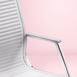 会议桌四周的 Nulite 大班椅