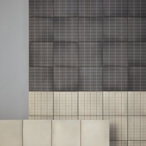 Aurore Light Blue 素面与 Grid L 同色叠配