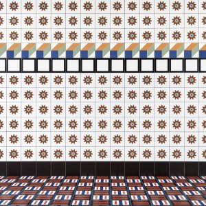 Du Pasquier 手绘的 Spring Terracotta 图案瓷砖