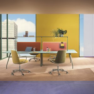 200 × 100 的 Rizz 桌上合上的 CCO 线盒
