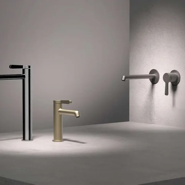 Fantini 设计师水龙头，出自奥尔塔湖畔工厂